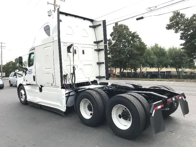 2021 Freightliner T12664ST