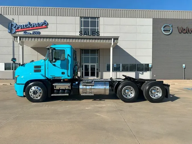 2020 MACK AN64T