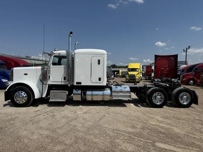 2023 Peterbilt 389