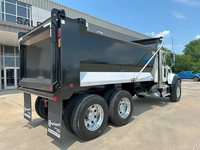 2022 MACK GR64F