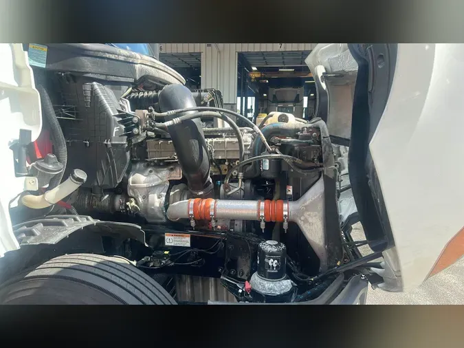 2021 Freightliner Cascadia 126