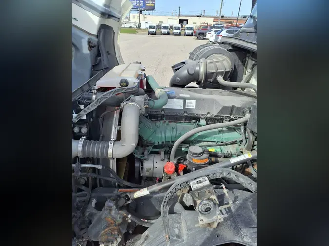 2018 VOLVO VNL64T-730252f3d34ffad68aaa1c62e9fbffe506b