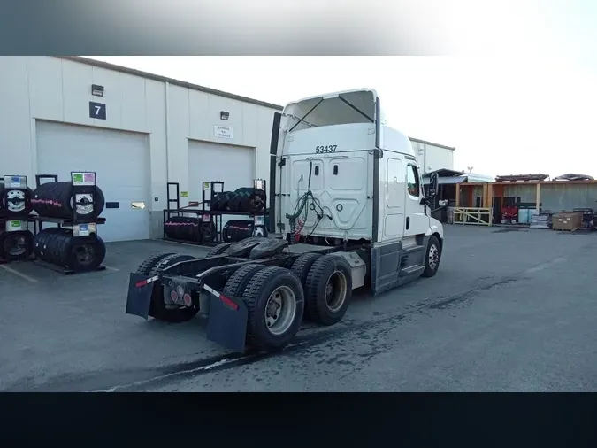 2022 Freightliner Cascadia 126