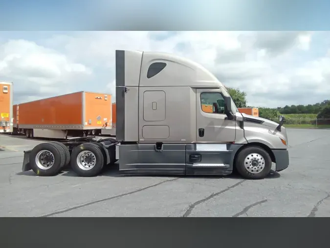 2023 Freightliner Cascadia 1262534595861477572a535772ec1547912