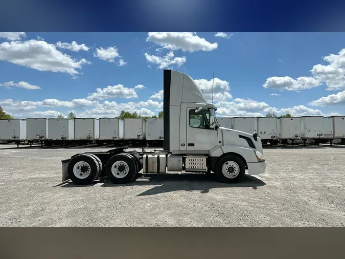 2016 Volvo VNL300