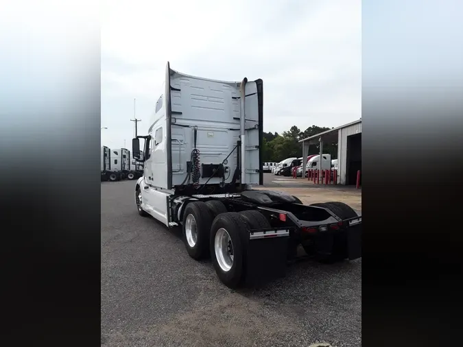 2020 VOLVO VNL64T-760