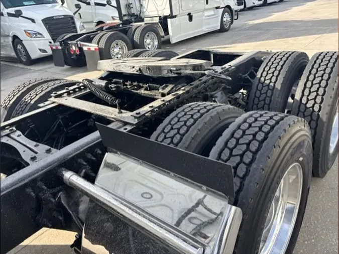 2023 Freightliner Cascadia 126