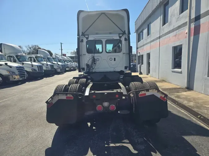 2019 FREIGHTLINER/MERCEDES CASCADIA 125
