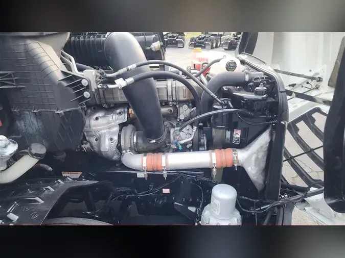 2020 FREIGHTLINER CA126