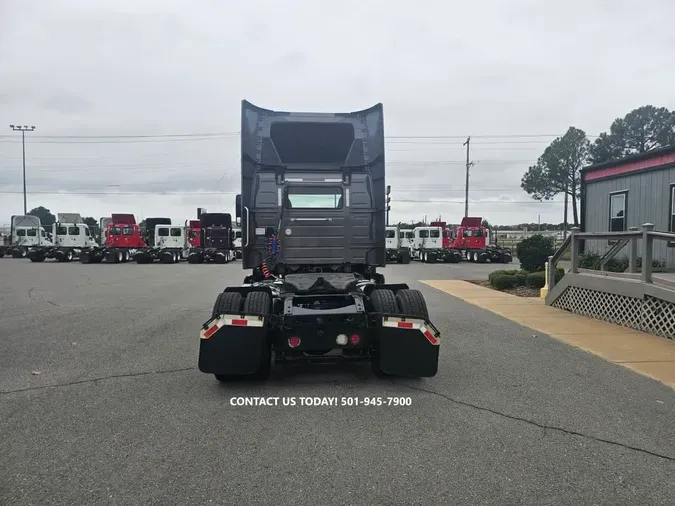 2019 VOLVO VNL42T 300