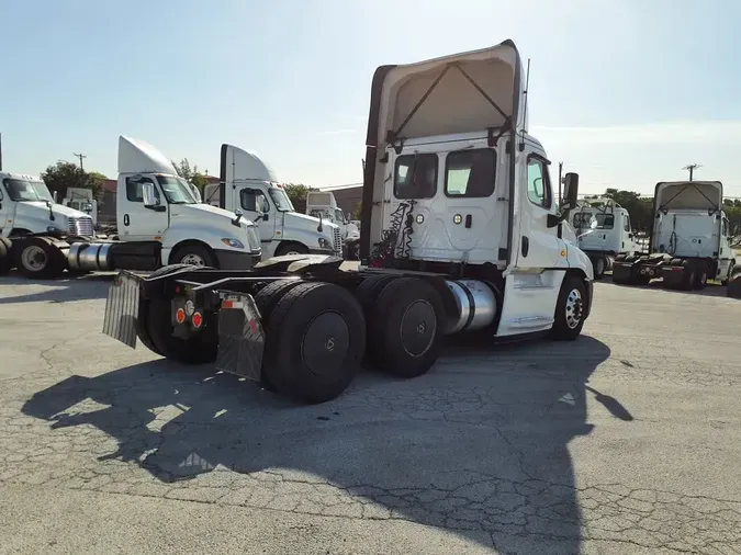 2020 FREIGHTLINER CASCADIA 125