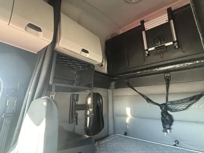 2020 Freightliner Cascadia 1262555feae9d7800c78d10f60925528983