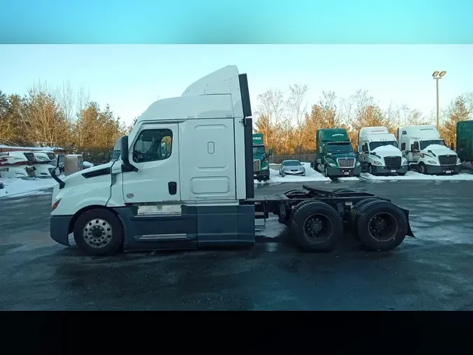 2022 Freightliner Cascadia 126