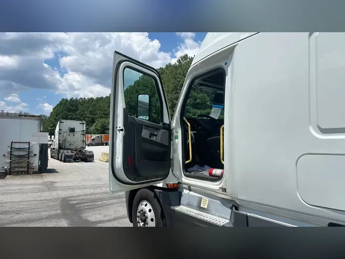 2022 Freightliner Cascadia 126