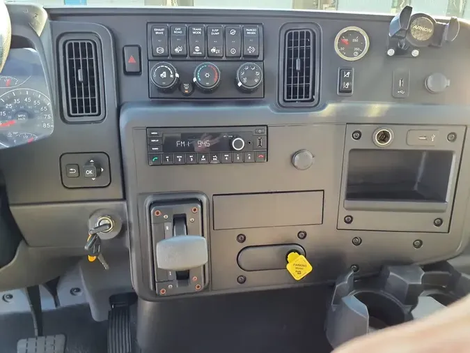 2023 NAVISTAR INTERNATIONAL MV607 (4X2)