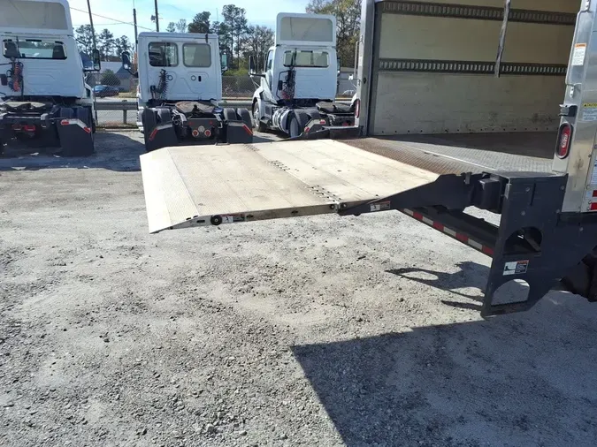 2018 FREIGHTLINER/MERCEDES M2 106