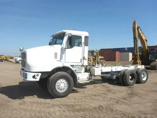 2005 Oshkosh F2346 - 6x6 Cab & Chassis