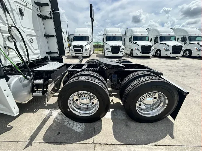 2023 Freightliner Cascadia 126