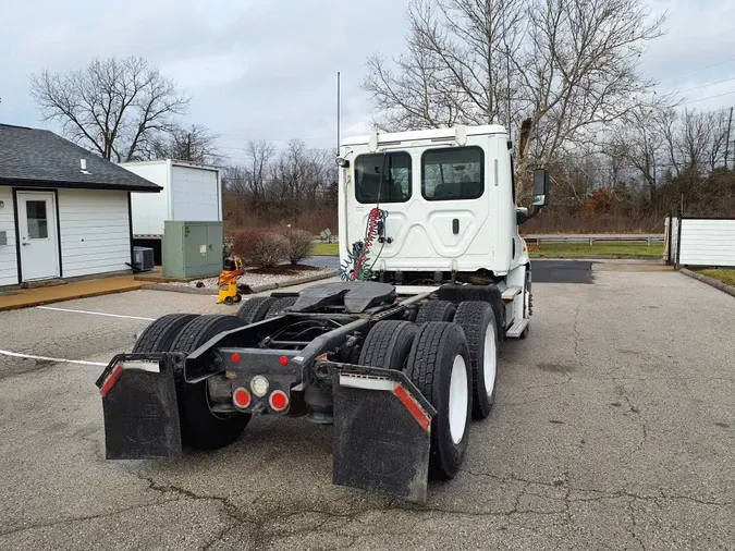 2018 FREIGHTLINER/MERCEDES CASCADIA 113