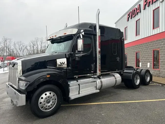 2024 Western Star 49X 72" Mid Roof