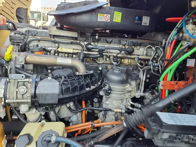 2015 FREIGHTLINER/MERCEDES CASCADIA 125