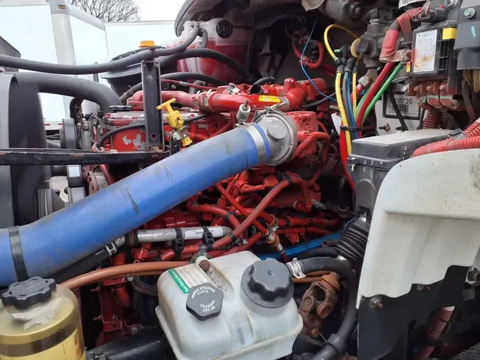 2020 FREIGHTLINER/MERCEDES M2 106