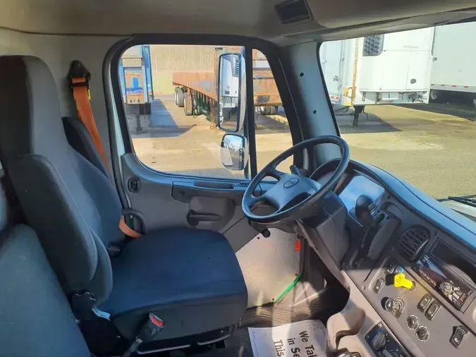 2020 FREIGHTLINER/MERCEDES M2 106