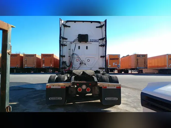 2022 Freightliner Cascadia 126
