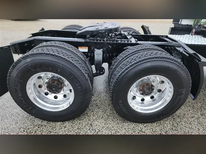 2020 FREIGHTLINER CA126