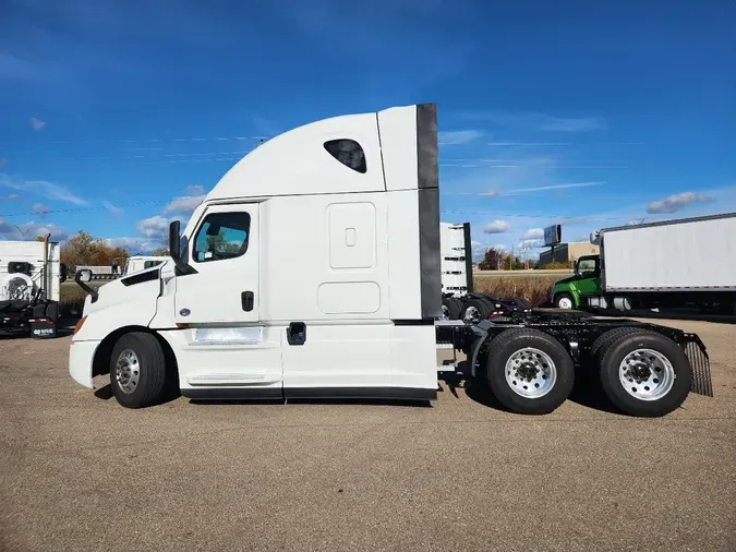 2021 FREIGHTLINER Cascadia 126257ff7c4e6633f434d4acc1b2da5a9aa