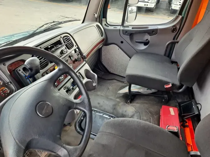 2021 FREIGHTLINER/MERCEDES M2 106