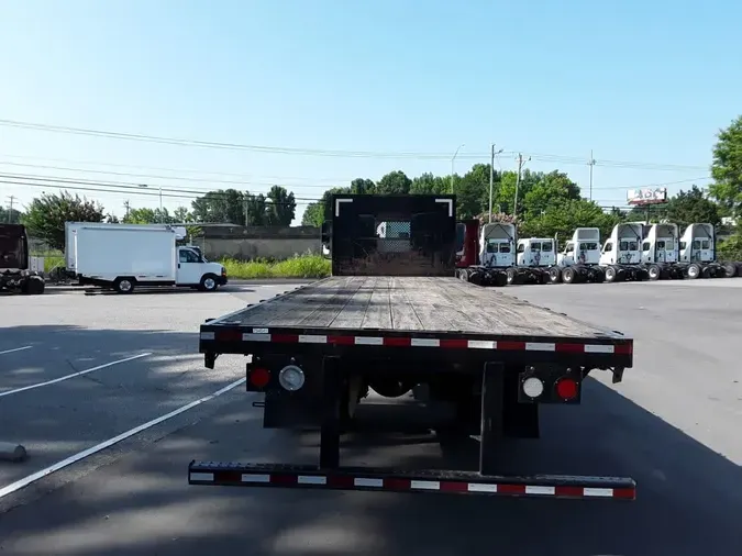 2018 FREIGHTLINER M2 106