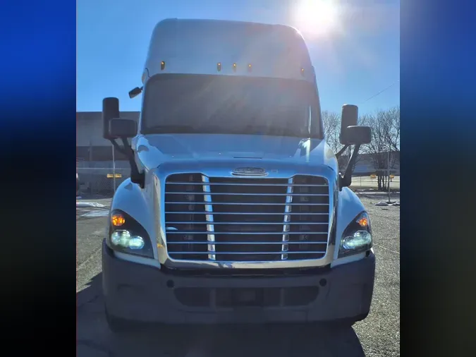 2020 FREIGHTLINER/MERCEDES CASCADIA 125