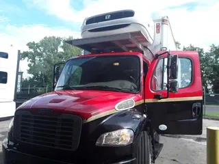 2015 FREIGHTLINER M2 106