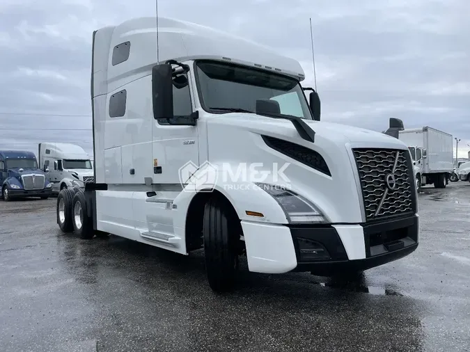 2020 VOLVO VNL64T760