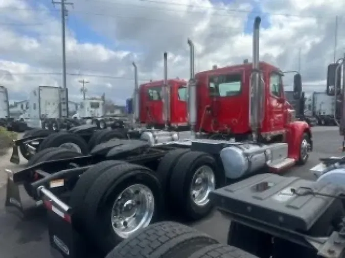 2015 FREIGHTLINER Coronado