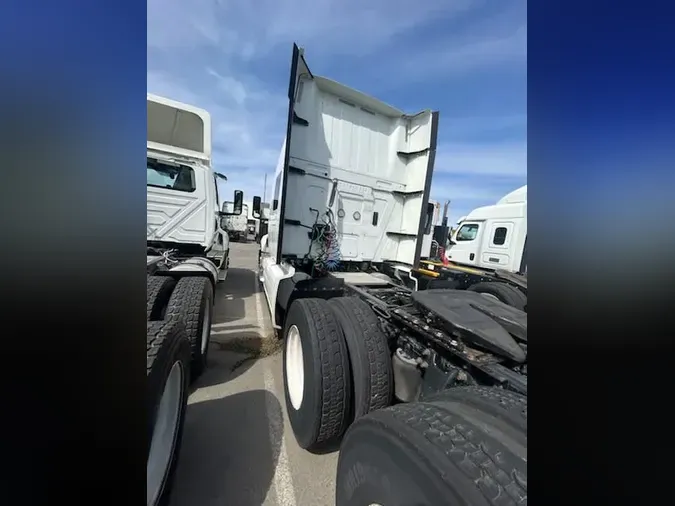 2019 NAVISTAR INTERNATIONAL LT625 SLPR CAB