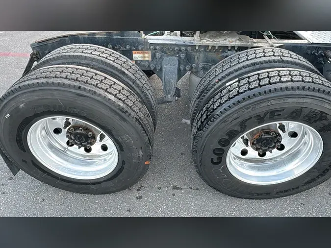 2021 Freightliner Cascadia 126