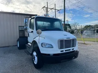 2016 FREIGHTLINER M2 100
