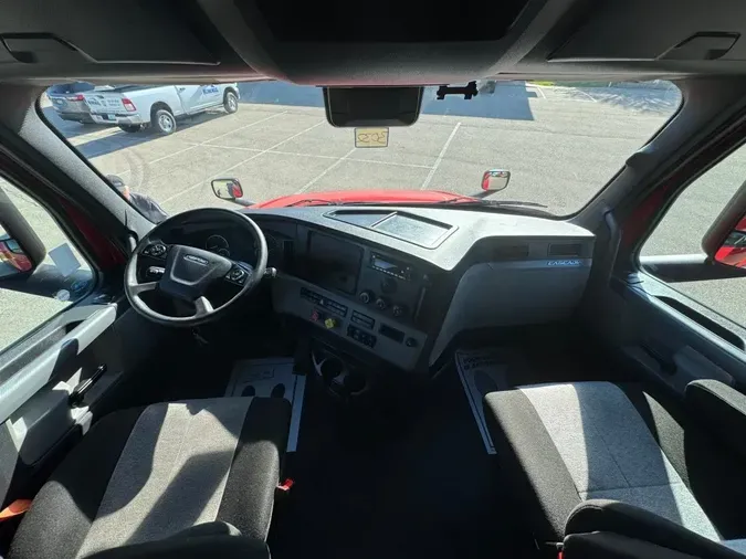 2022 FREIGHTLINER Cascadia 126