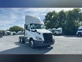 2020 Freightliner Cascadia 126