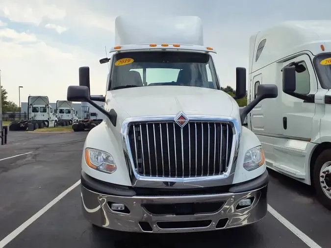 2019 NAVISTAR INTERNATIONAL LT625 DAYCAB T/A