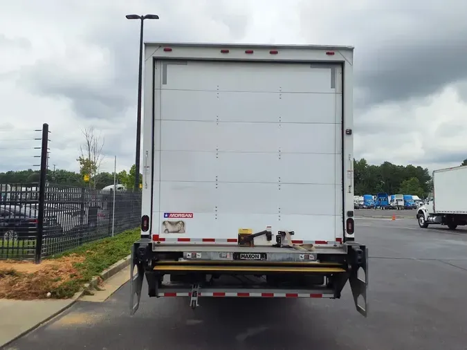 2018 FREIGHTLINER M2 106