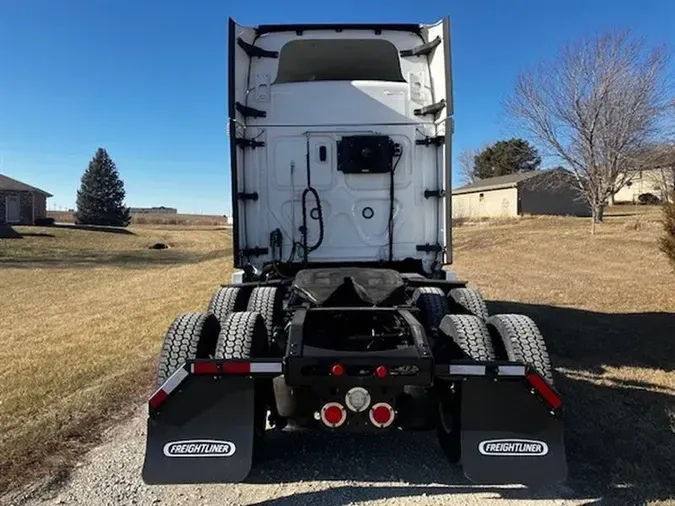 2021 FREIGHTLINER CASCADIA