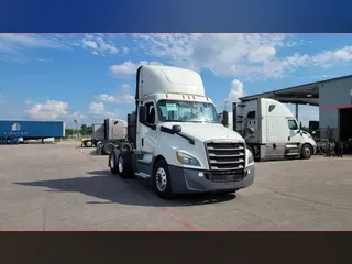 2019 Freightliner Cascadia 126