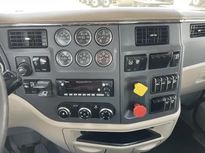 2022 Peterbilt 567