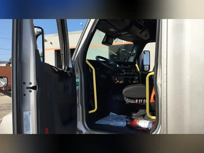 2024 Freightliner Cascadia 126