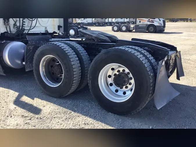 2020 Freightliner Cascadia 126