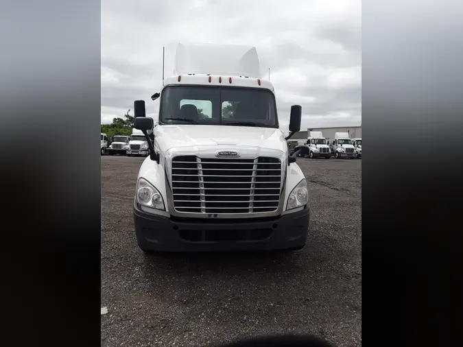 2018 FREIGHTLINER/MERCEDES CASCADIA 125