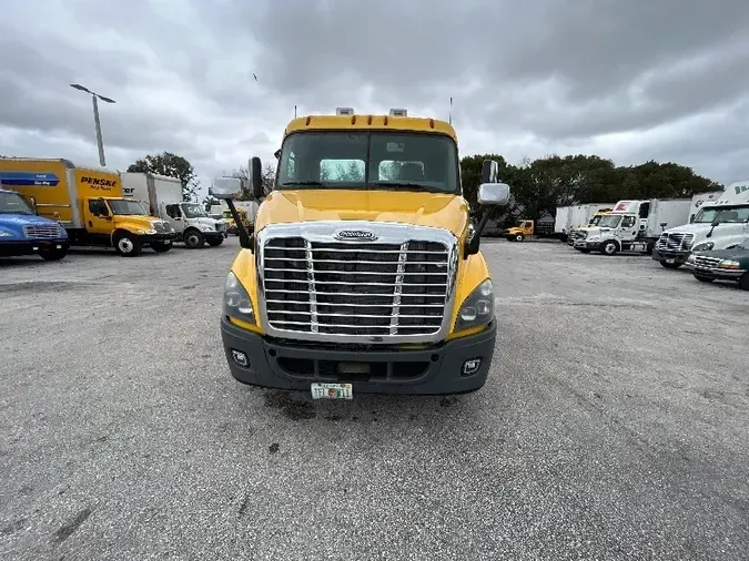 2018 Freightliner X11364ST